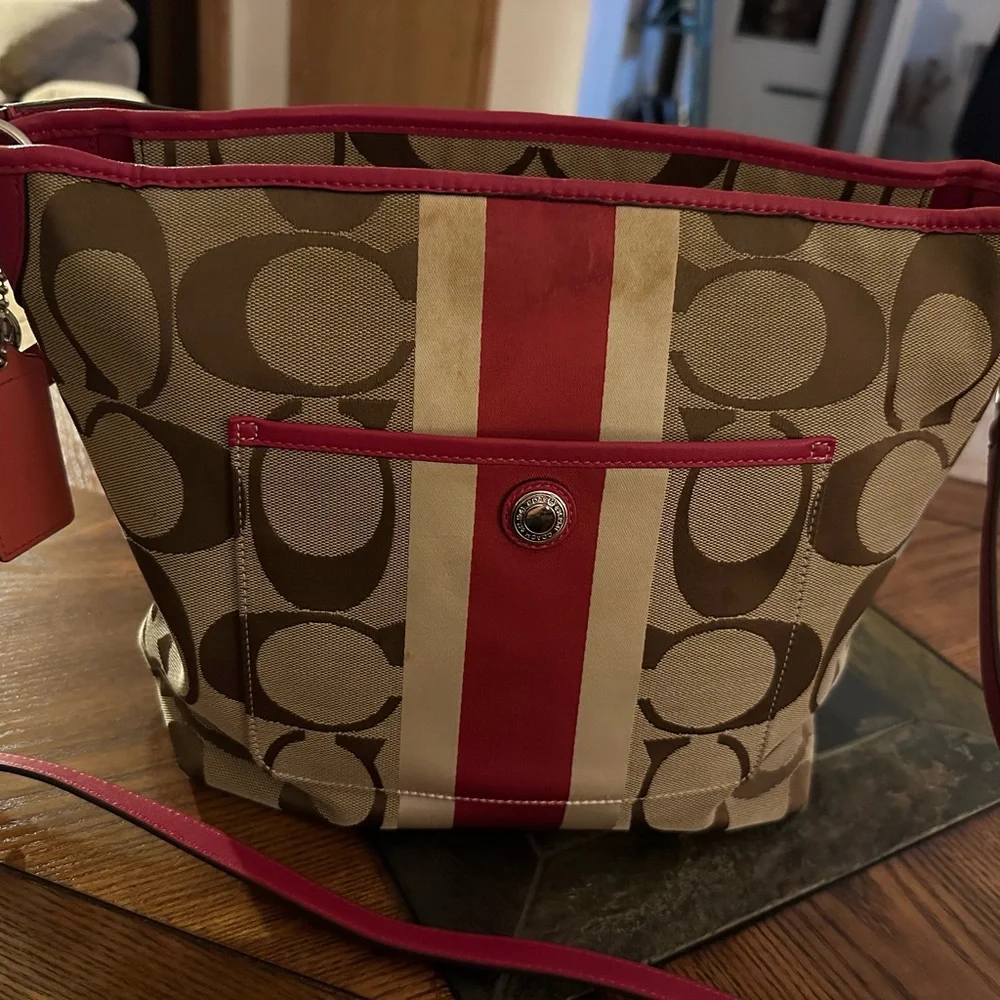 Coach Purse - Picture 1 of 3
